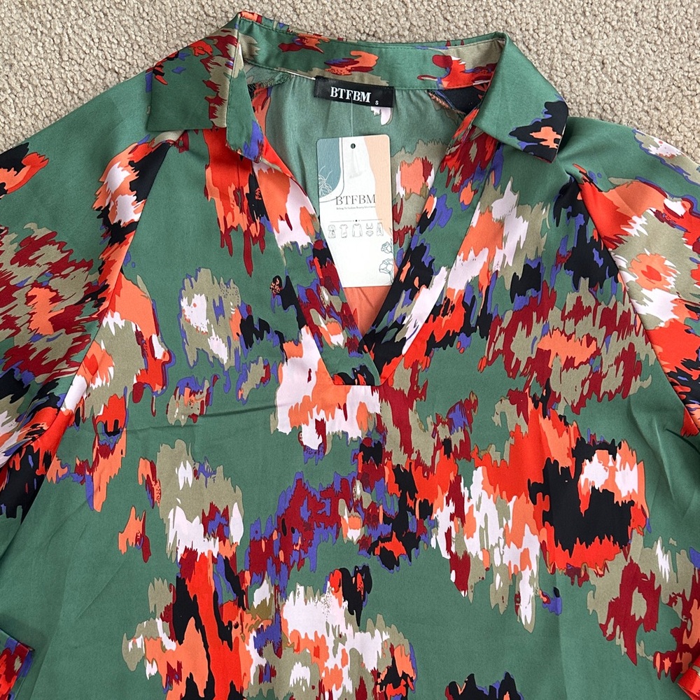Multicolor Abstract Blouse - Picture 3 of 5